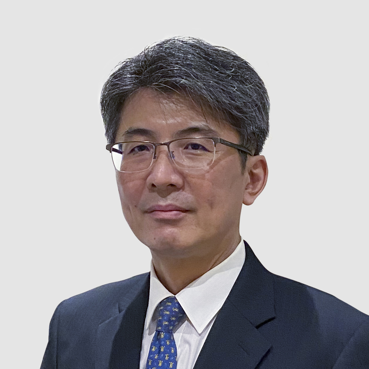 Satoru Ise es el vicepresidente de Administración y Planificación de Negocios de Essex Solutions Japón, un cargo que asumió en diciembre de 2024. Antes de esto, se desempeñó como vicepresidente de Investigación y Desarrollo Global, habiendo sido ascendido en abril de 2023 después de liderar las operaciones de alambre magneto en Malasia como director general. El mandato de Ise en Essex comenzó con tres años como director general de operaciones de alambre magneto en Europa durante una empresa conjunta inicial de 2017 y el desarrollo de HVWW®. Con más de 20 años de experiencia en desarrollo de negocios, Ise anteriormente ocupó roles como director de Planificación y Desarrollo de Negocios en OFS Fitel LLC y gerente de Desarrollo de Negocios Internacionales en la empresa de telecomunicaciones. Tiene un título de la Universidad de Kansai, Facultad de Ingeniería, en Osaka, Japón.