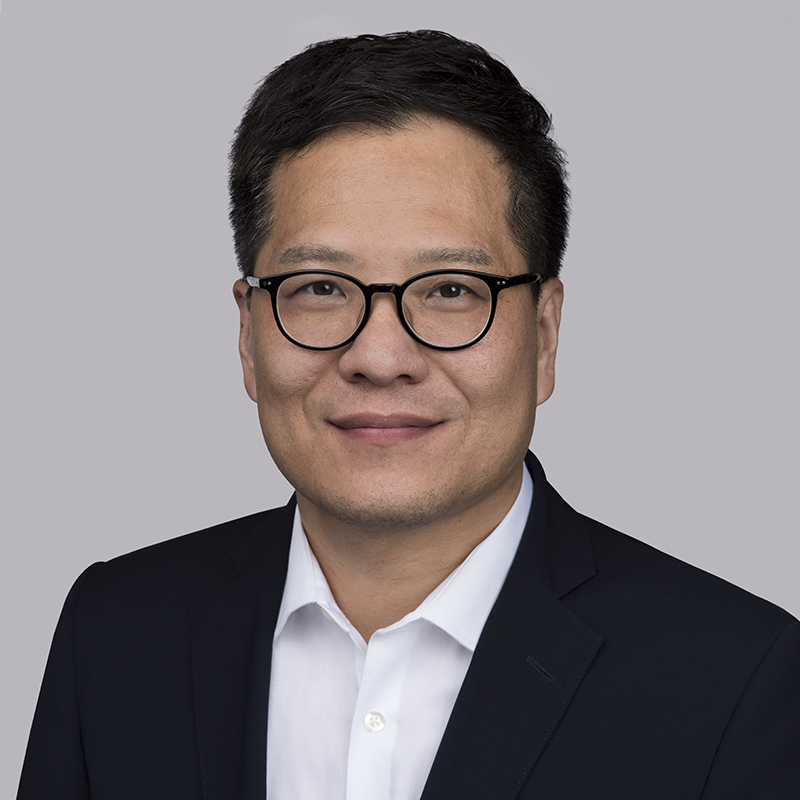 Zack Kim es el presidente de Essex Solutions Asia, donde lidera iniciativas estratégicas regionales de alambre magneto, implementa prácticas recomendadas y supervisa la optimización de inversiones. Antes de esta función, Kim se desempeñó como vicepresidente de Planificación Empresarial Corporativa a partir de 2019, después de su mandato como director de Planeación y Análisis Financiero en Asia y director de Recursos Humanos en Superior Essex desde 2012. La amplia trayectoria de Kim incluye nueve años como director de Recursos Humanos en LS Cable & System. Tiene una licenciatura en Administración de Empresas por la Sungkyunkwan University y estudió en la Graduate School of Labor Studies at Korea University en Corea del Sur. La amplia experiencia de Kim en planificación de negocio, finanzas y recursos humanos lo ha posicionado para impulsar objetivos estratégicos clave y la excelencia operativa.